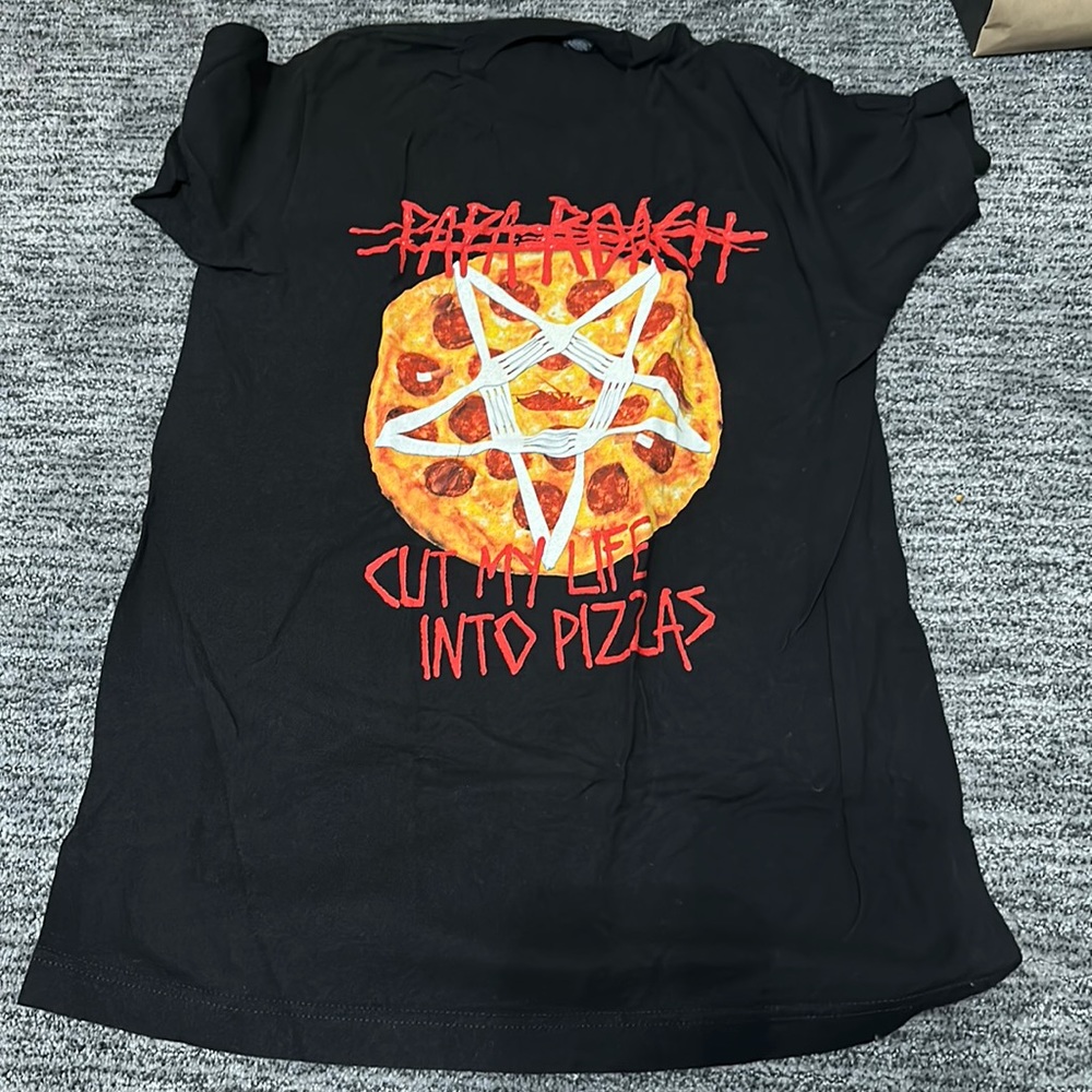 Graphic T
